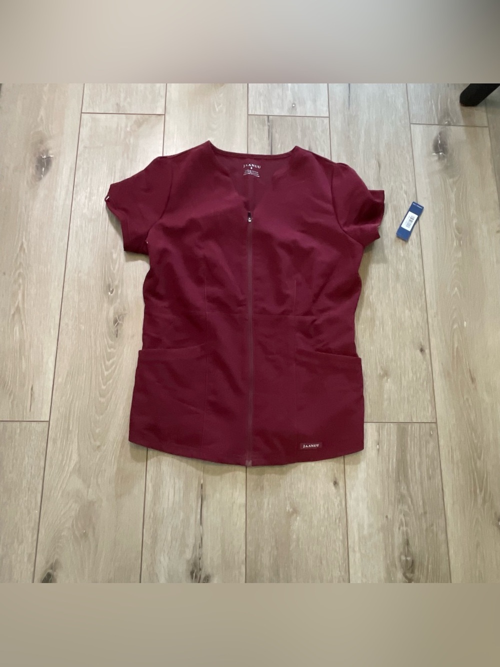 Jaanuu Princess Zip-Front Scrub Top – Burgundy Wine‎ – Women’s Small – EUC